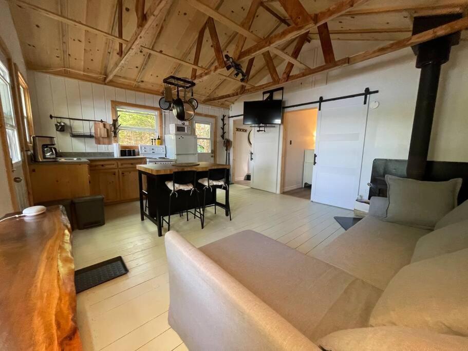 Leland'S Lakehouse Wolfville Extérieur photo