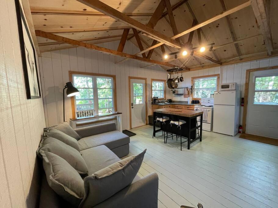 Leland'S Lakehouse Wolfville Extérieur photo